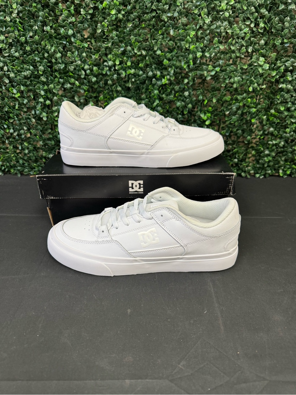 DC ONYX SKATE SHOES - MEN’S 11.5